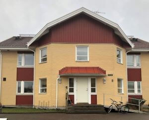 Bild på framsidan av fastigheten i Landsbro